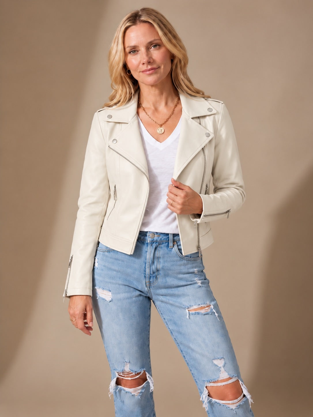 Weiße Bikerjacke in Lederoptik 4