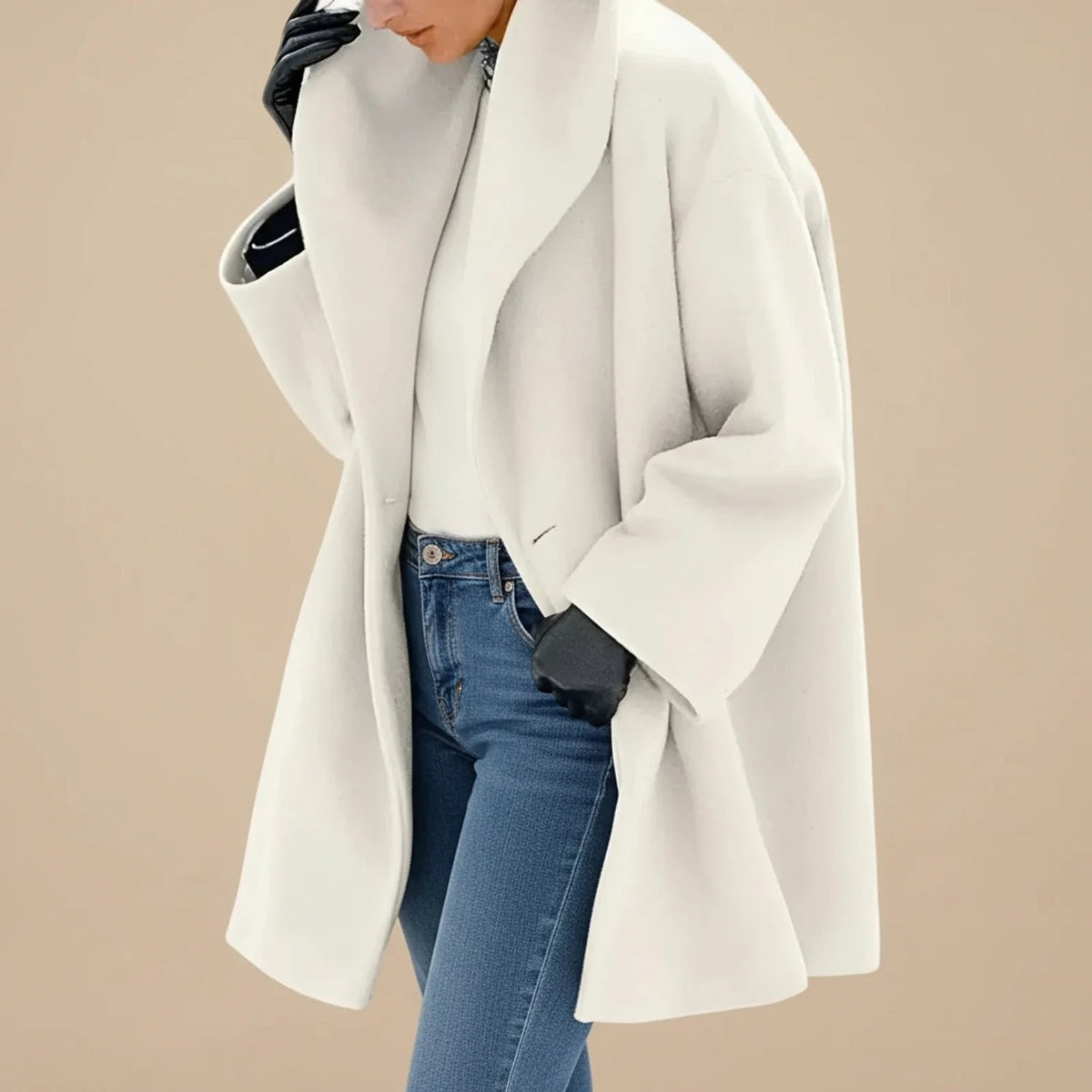 Weißer Oversized Wintermantel mit breitem Kragen 3