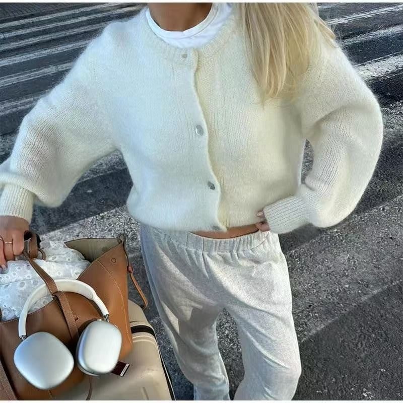 Strickjacke Damen flauschig mit Rundhals und Knopfleiste 2