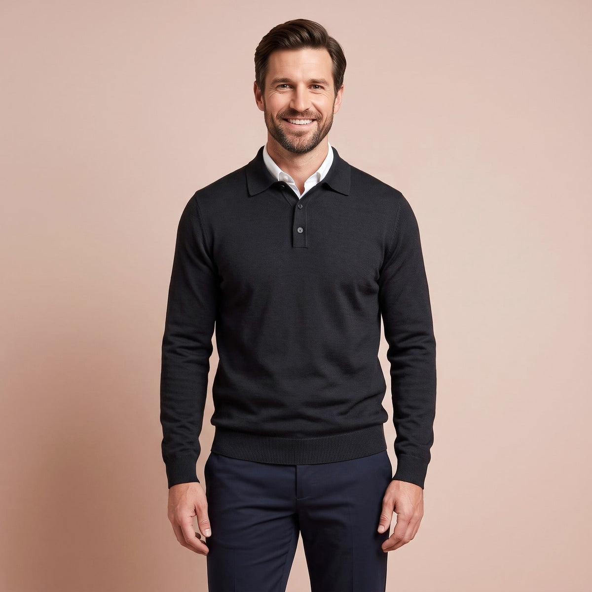 Herrenpullover mit Polokragen in Schwarz