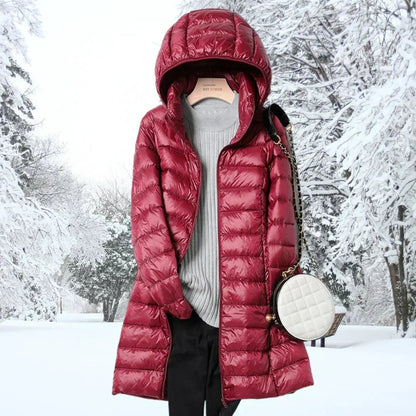 Leichte Daunenjacke mit Kapuze für Damen in Bordeaux