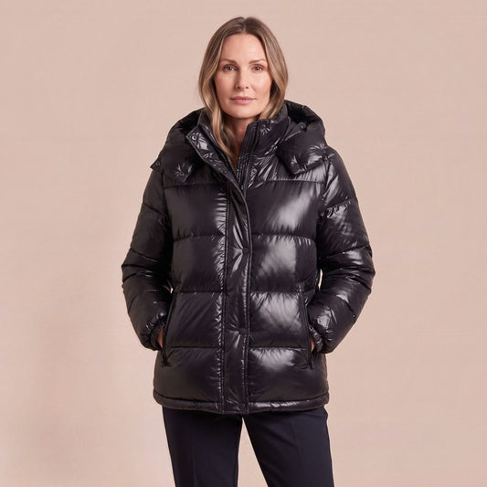 Daunenjacke, Sportliche Steppjacke in Glanzoptik mit Kapuze