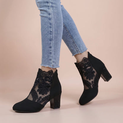 Stöckelschuhe Damen mit Spitzeneinsatz und Blockabsatz in Schwarz