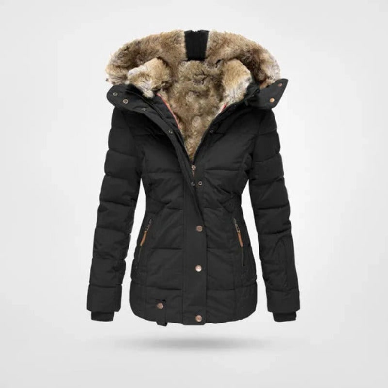 Schwarze Winterjacke mit Kapuze in Felloptik, Vorderansicht